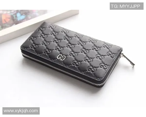 足球明星时尚新宠手拿包引领潮流风尚彰显个性魅力 足球明星时尚新宠手拿包引领潮流风尚彰显个性魅力